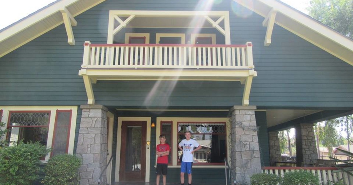 Aidan and Ian in front of their AirBnB