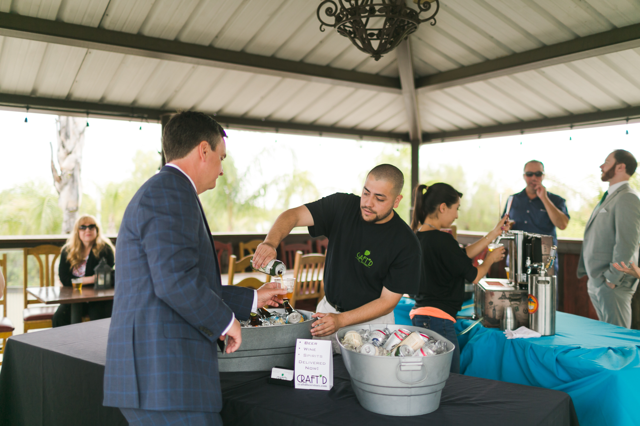Craft’d Pouring During Cocktail Hour - Gina Diaz Photography